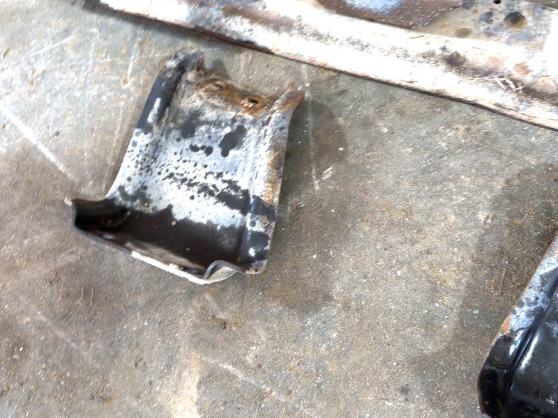 1992 Ford Pickup F250 Series Trans. Crossmember