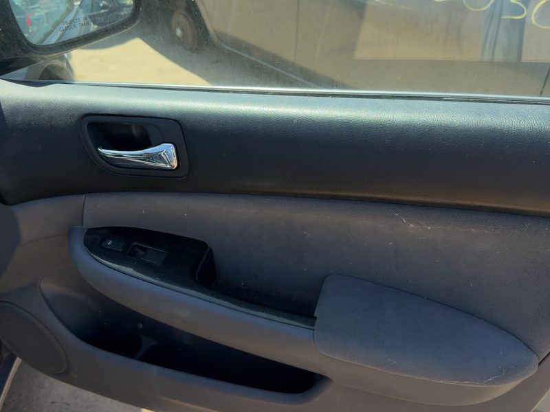 2006-2007 Honda Accord Front Door Trim Panel RH