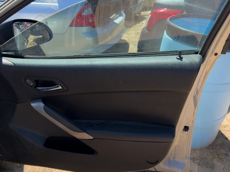 2005-2010 Pontiac G6 Front Door Trim Panel RH