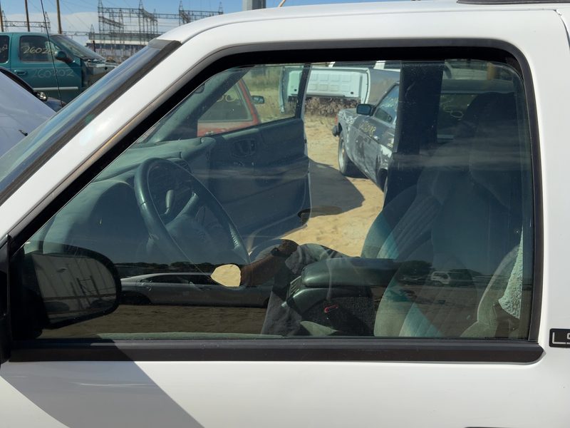 1994-2005 Blazer S10/jimmy S15 Front Door Glass/Window LH