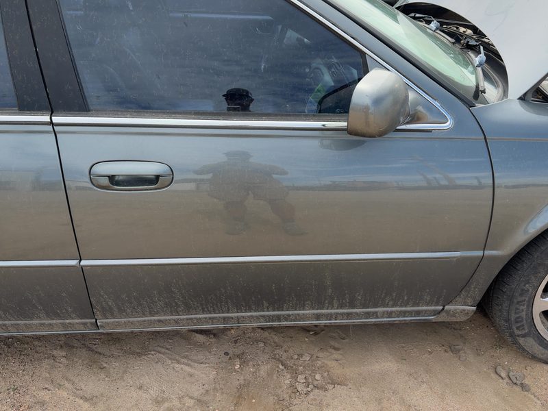 1998-2004 Cadillac Seville Front Door RH
