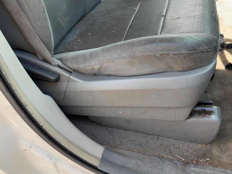 2010 Chrysler Town & Country Seat Track RH