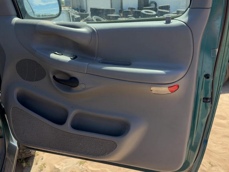 1997-1998 Ford Pickup F150 Series Front Door Trim Panel RH