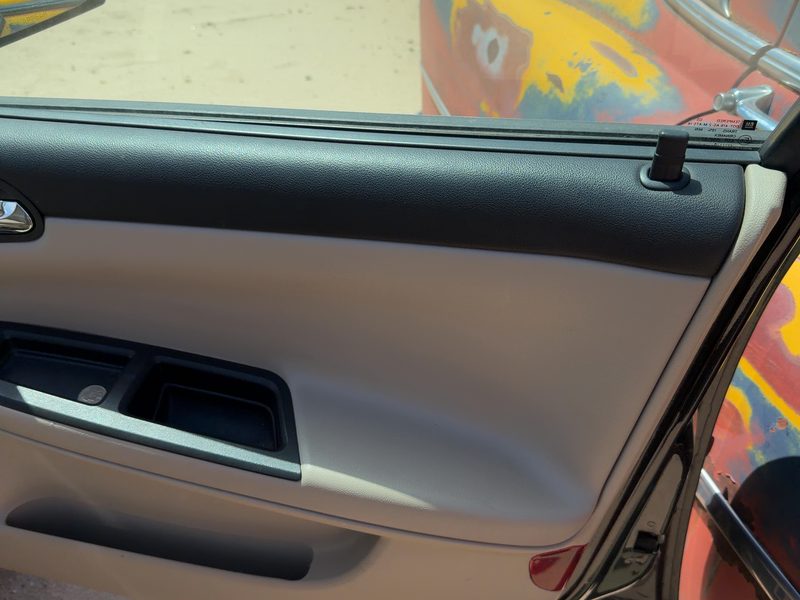2009-2011 Chevrolet Impala (80 & Up) Front Door Trim Panel RH