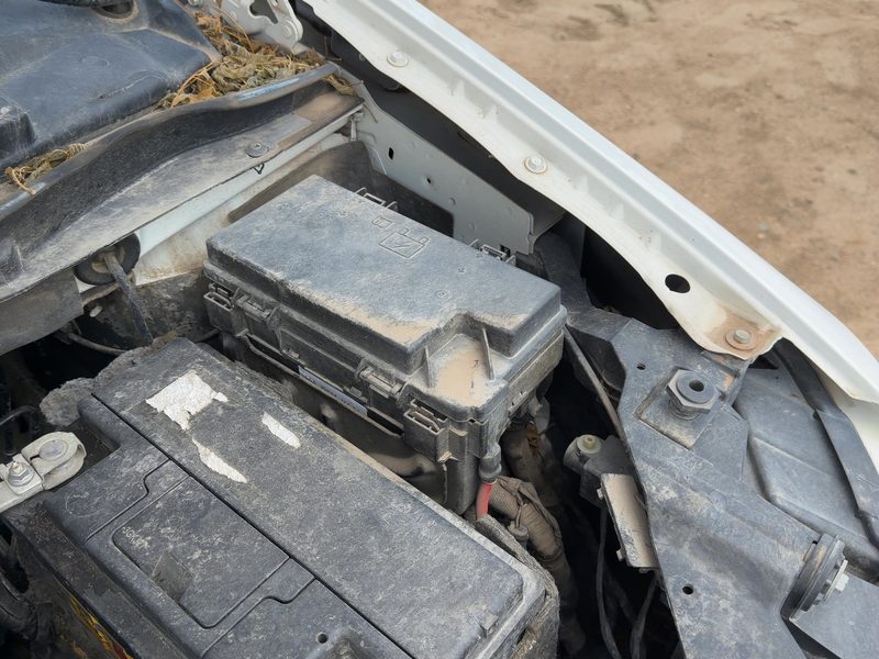 2012 Chrysler Town & Country Engine Fuse Box