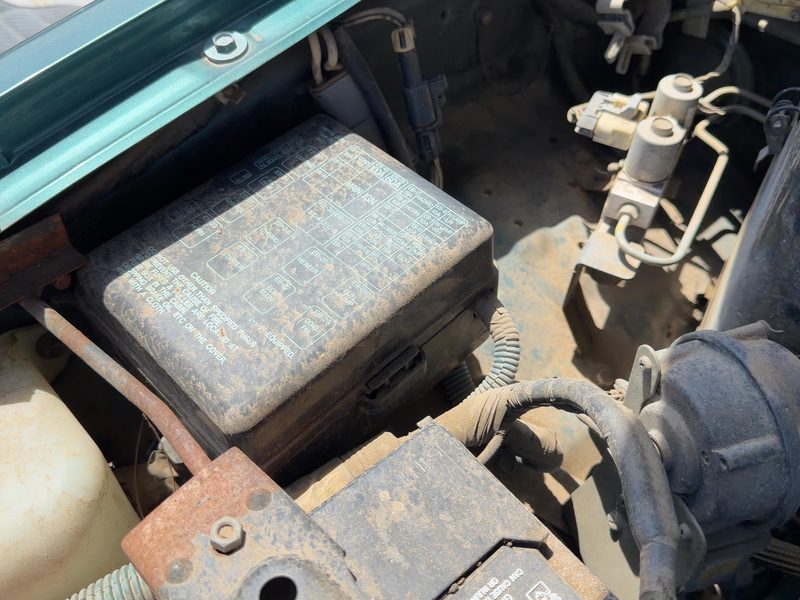 1995 Isuzu Rodeo Engine Fuse Box