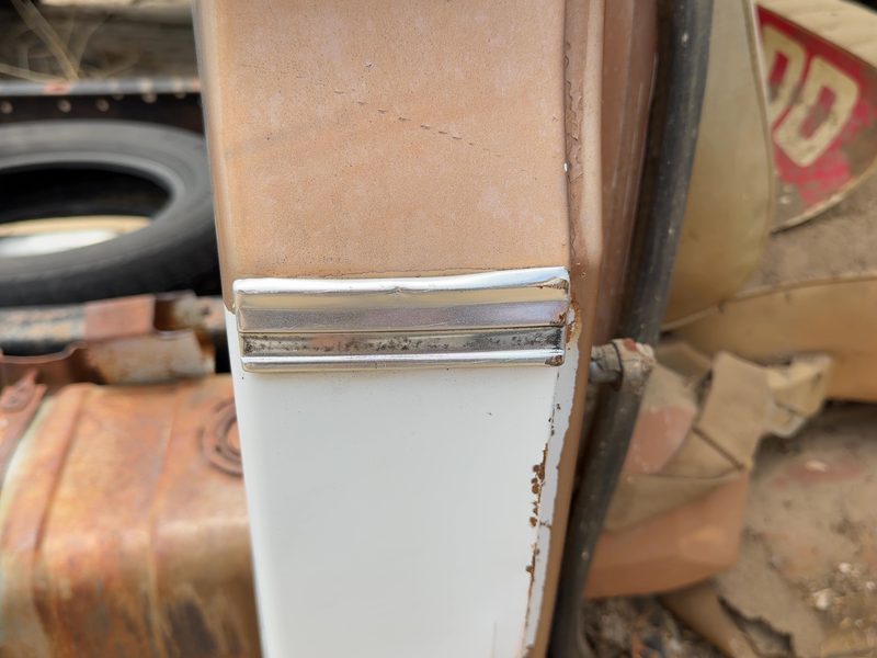 1980 Chevrolet Pickup 20 Series Quarter Panel Moulding RH