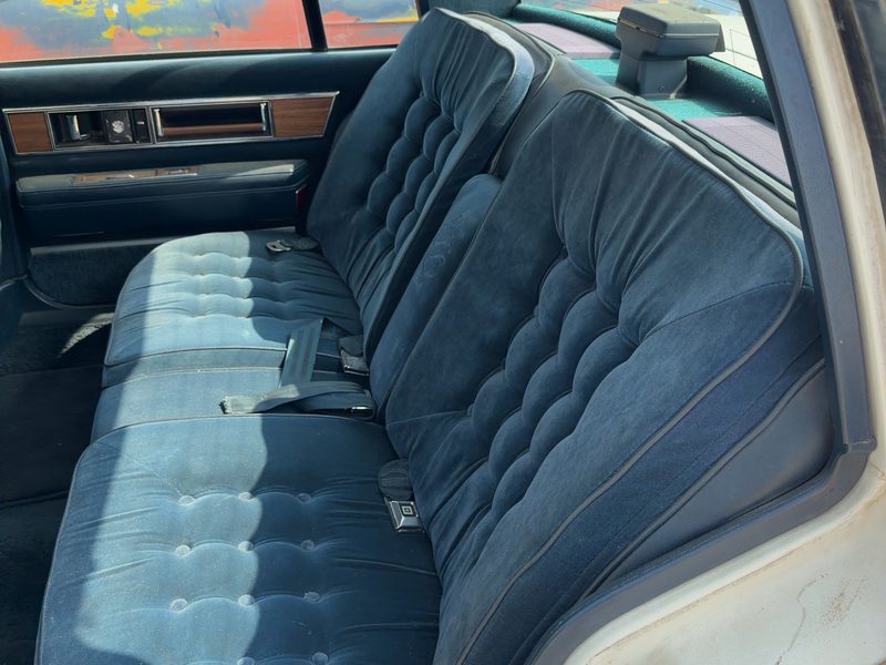 1986 Oldsmobile Ninety-eight (80 & Up) Rear Seat Belt RH