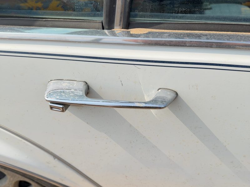 1986 Oldsmobile Ninety-eight (80 & Up) Outside Door Handle RH