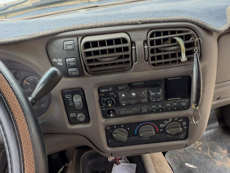 1998 Blazer S10/jimmy S15 Dash Panel