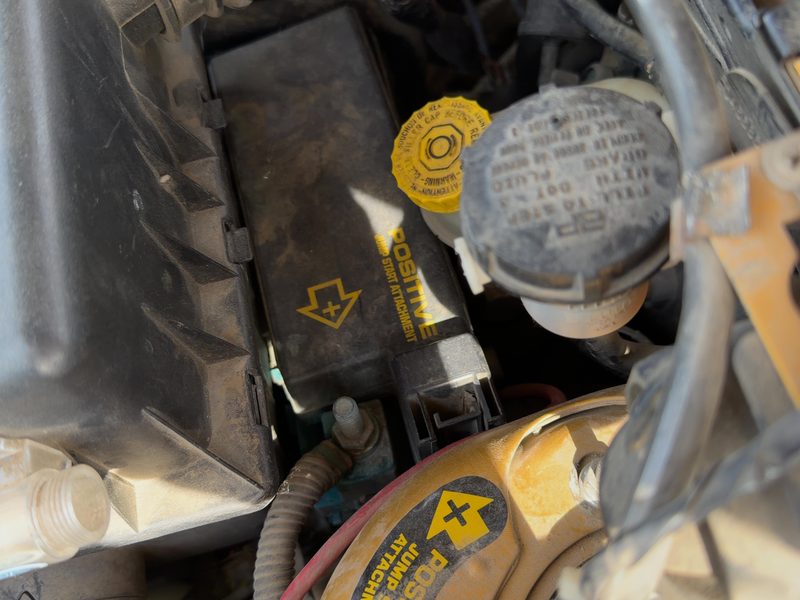 2001-2002 Pt Cruiser Engine Fuse Box