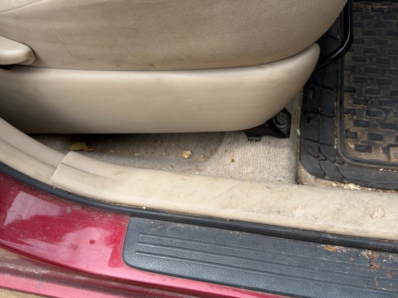 2005 Toyota Prius Seat Track RH