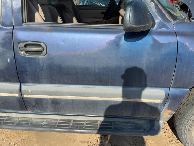 1999-2007 Chevy/gmc Suburban 1500 Series Front Door RH