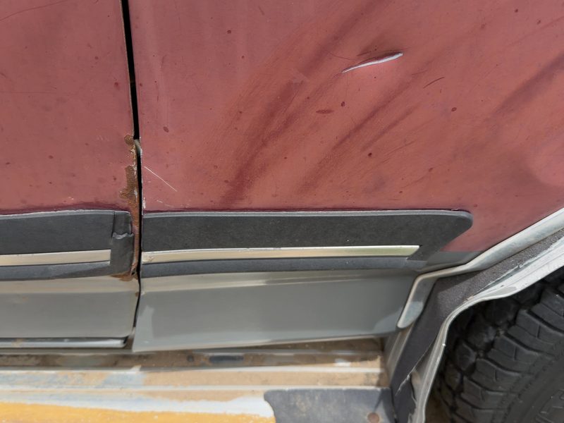 1989 Ford Pickup F150 Series Fender Moulding RH