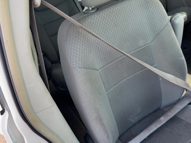 2008-2010 Chrysler Town & Country Front Seat Belt RH