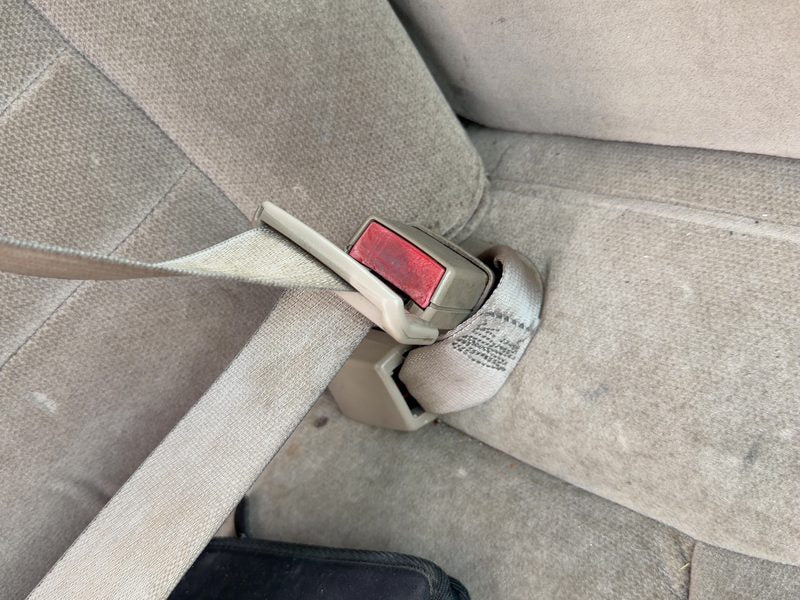 2001-2003 Mercury Grand Marquis (79 & Up) Front Seat Belt RH