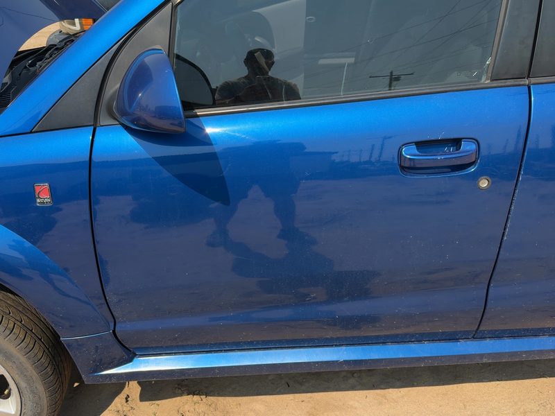 2002-2005 Saturn Vue Front Door LH