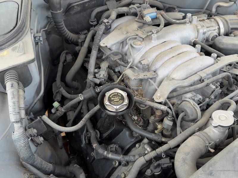 2003-2005 Infiniti FX Series Cylinder Head