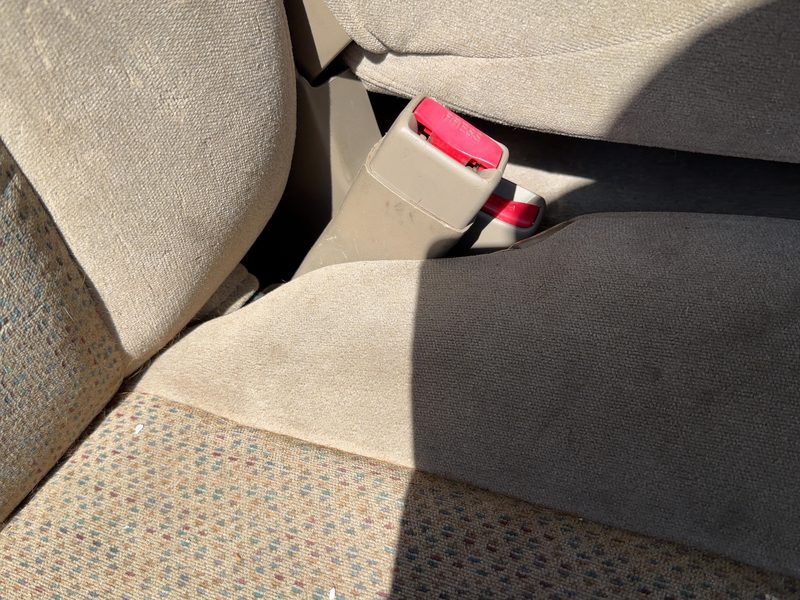 2003-2007 Chevrolet 2500 Silverado Pickup Front Seat Belt RH