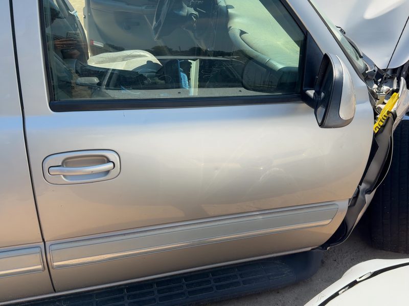 1999-2007 Chevy/gmc Suburban 1500 Series Front Door RH