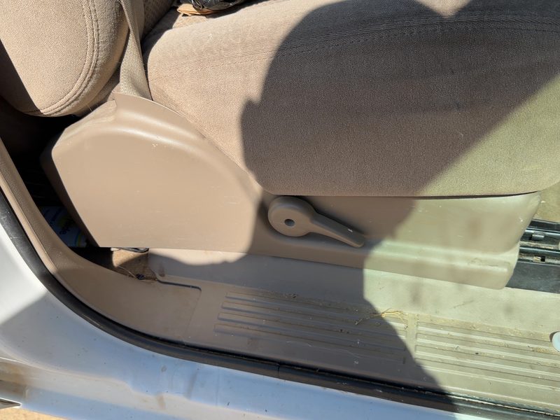 2005 Chevrolet 2500 Silverado Pickup Seat Track RH