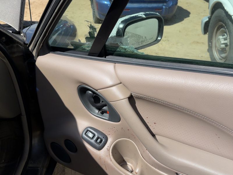1999 Pontiac Bonneville (80 & Up) Front Door Trim Panel RH