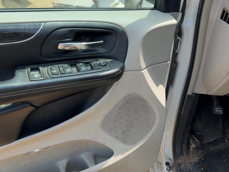 2012 Chrysler Town & Country Front Door Trim Panel LH