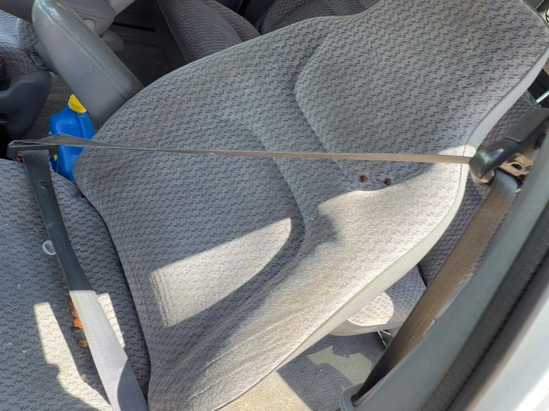 1999 Chrysler Town & Country Front Seat Belt LH