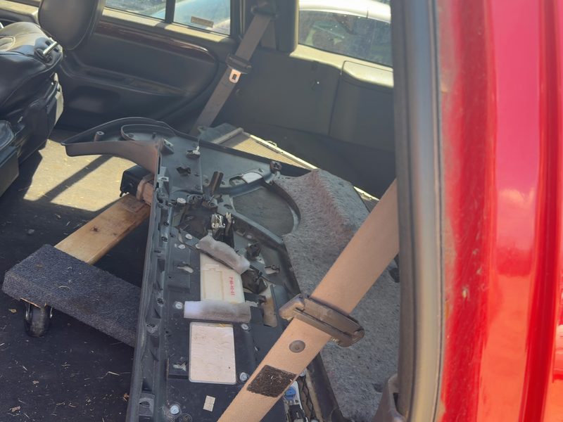 2000 Jeep Grand Cherokee Rear Seat Belt RH