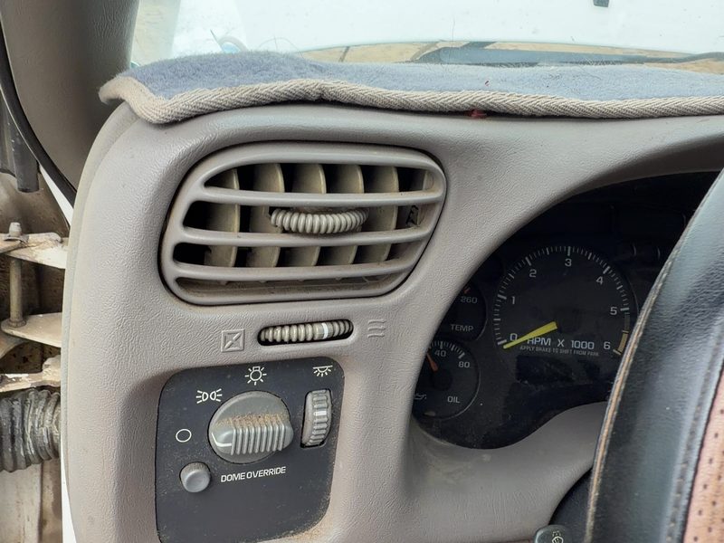 1998 Blazer S10/jimmy S15 Dash Panel