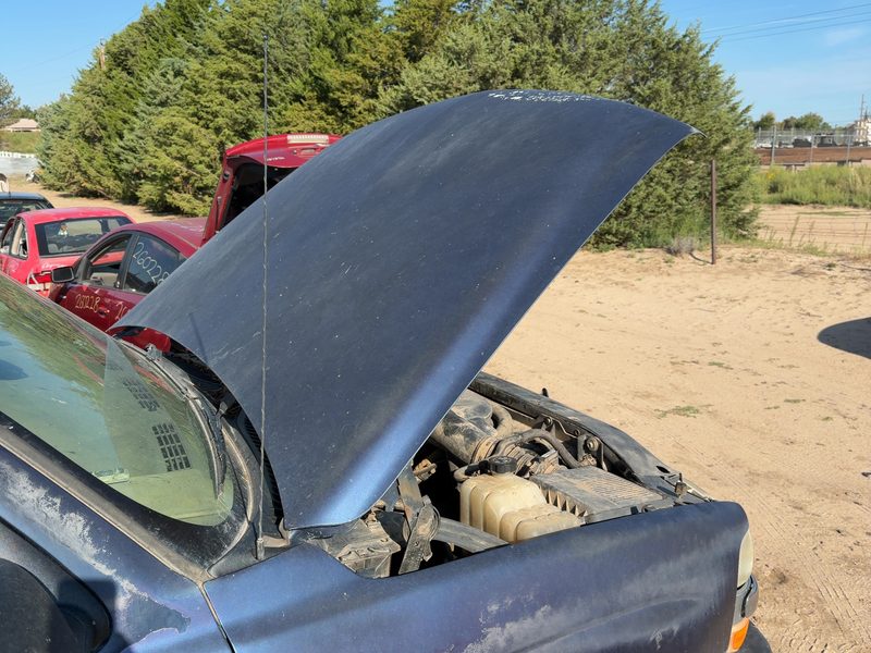 1999-2006 Chevy/gmc Suburban 1500 Series Hood