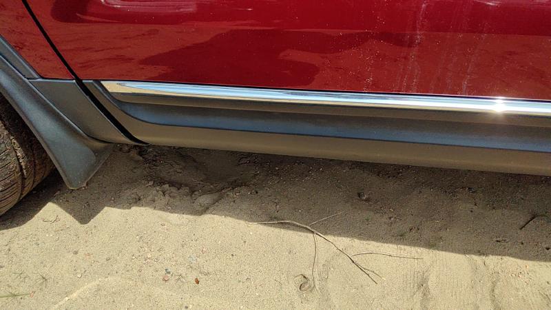 2011-2015 Explorer Front Door Moulding LH