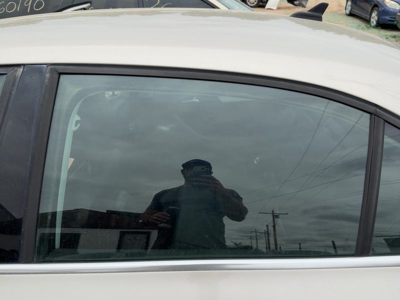 2011-2018 Jetta Except Gli Rear Door Glass/Window LH