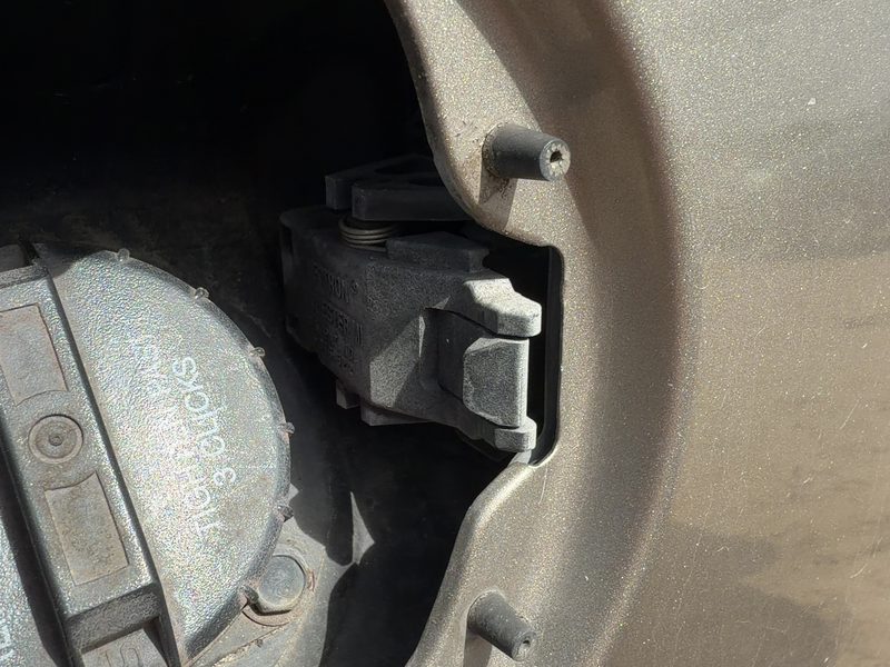 1998-2011 Mercury Grand Marquis (79 & Up) Fuel Tank Door