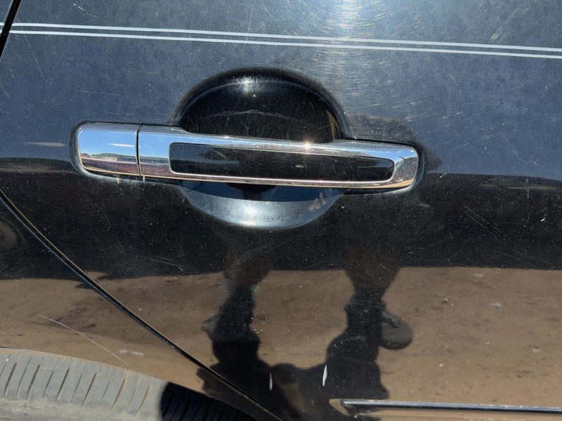 2006-2010 Infiniti M35 Outside Door Handle RH