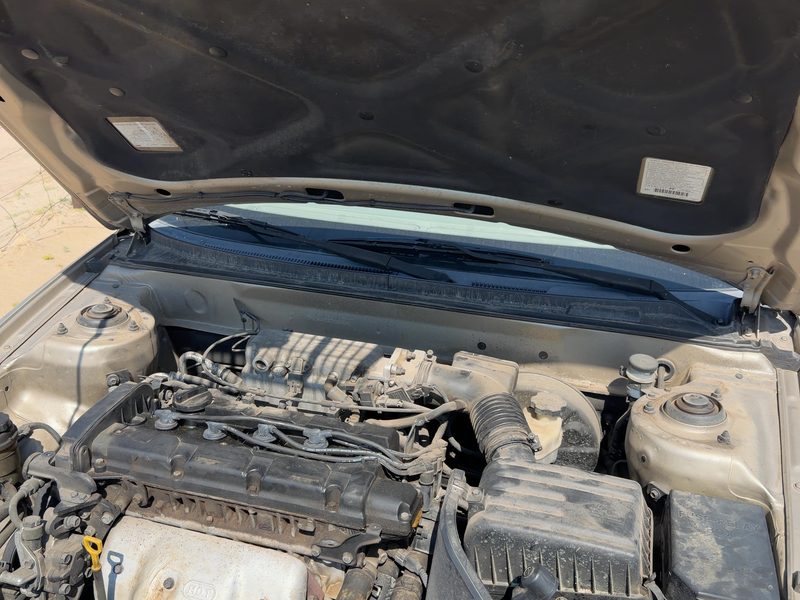 2002 Hyundai Elantra Hood Hinge RH