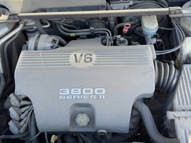 1999 Pontiac Bonneville (80 & Up) Engine Cover