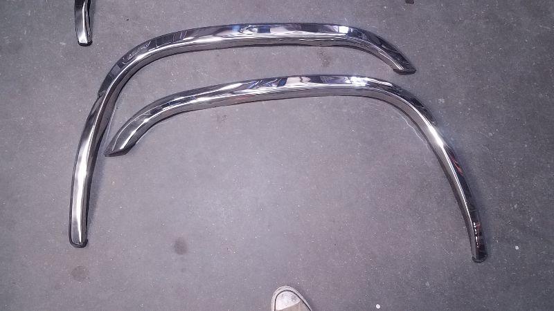 2001-2006 Chevrolet Tahoe Fender Moulding