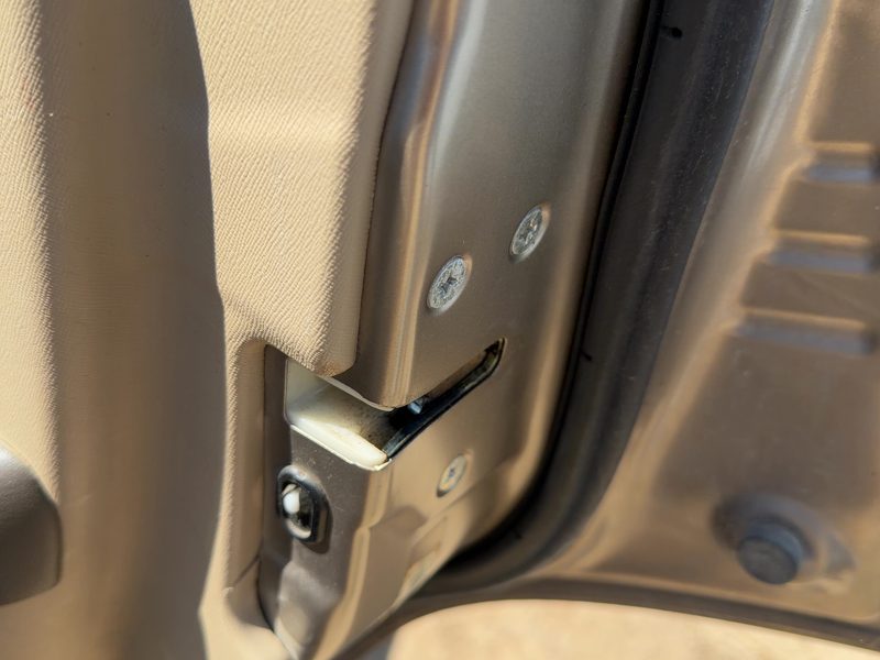 2002-2006 Honda Crv Rear Door Latch RH