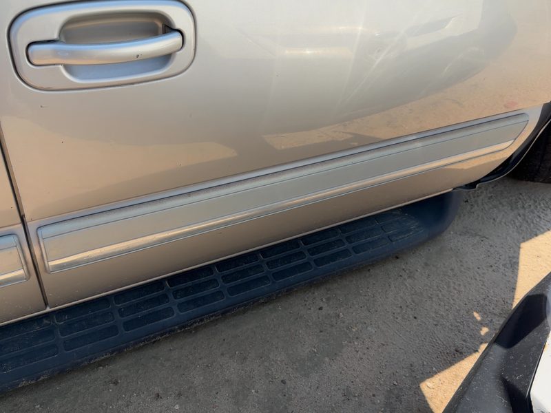 2000-2006 Chevy/gmc Suburban 1500 Series Front Door Moulding RH