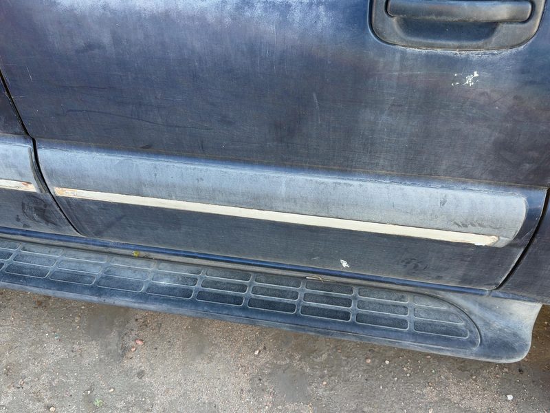 2000-2004 Chevy/gmc Suburban 1500 Series Rear Door Moulding LH