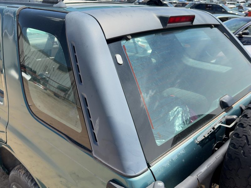 1995 Isuzu Rodeo Quarter Panel Moulding LH