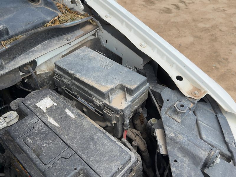 2012 Chrysler Town & Country Engine Fuse Box