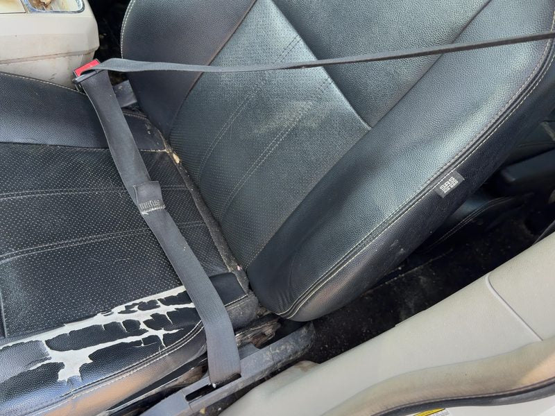 2011-2013 Chrysler Town & Country Front Seat Belt LH