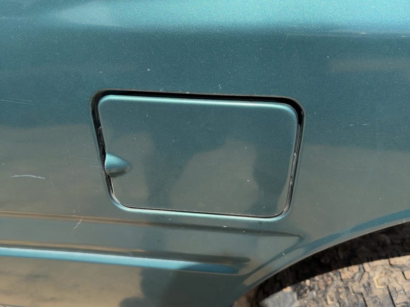 1995 Isuzu Rodeo Fuel Tank Door