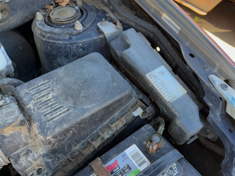 2004-2008 Toyota Matrix Engine Fuse Box
