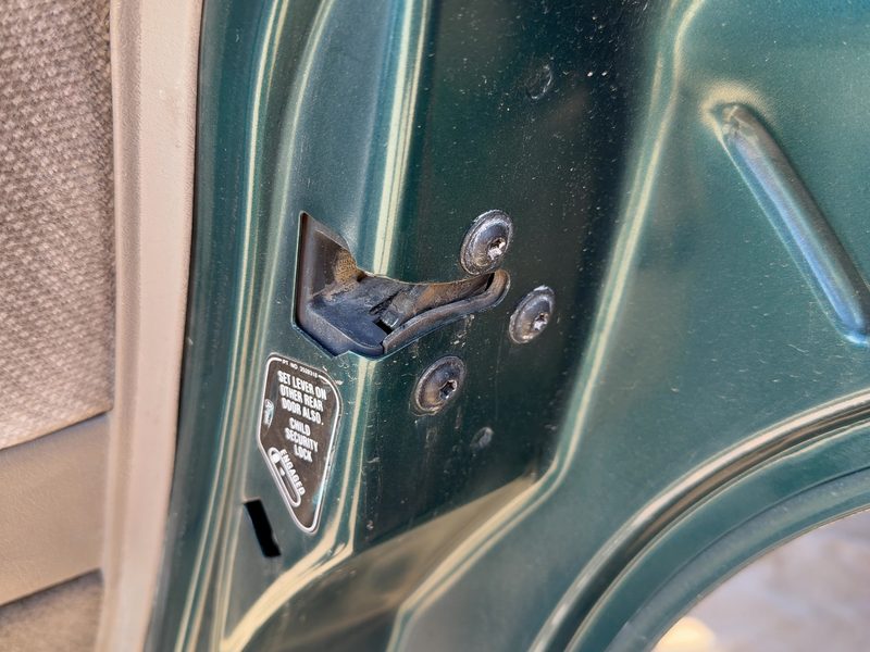 1995-2005 Lumina (also See Lumvan) Rear Door Latch RH