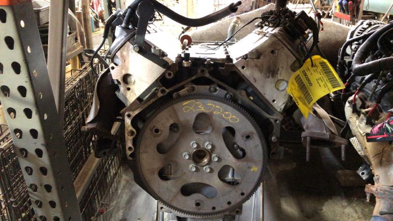 2002-2007 Cadillac Escalade Engine Assembly/Motor