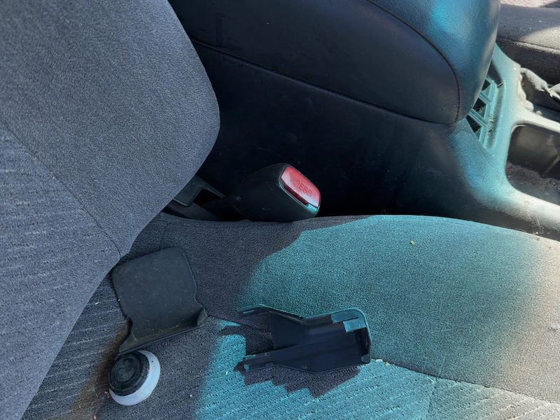 1996 Nissan Maxima Front Seat Belt RH