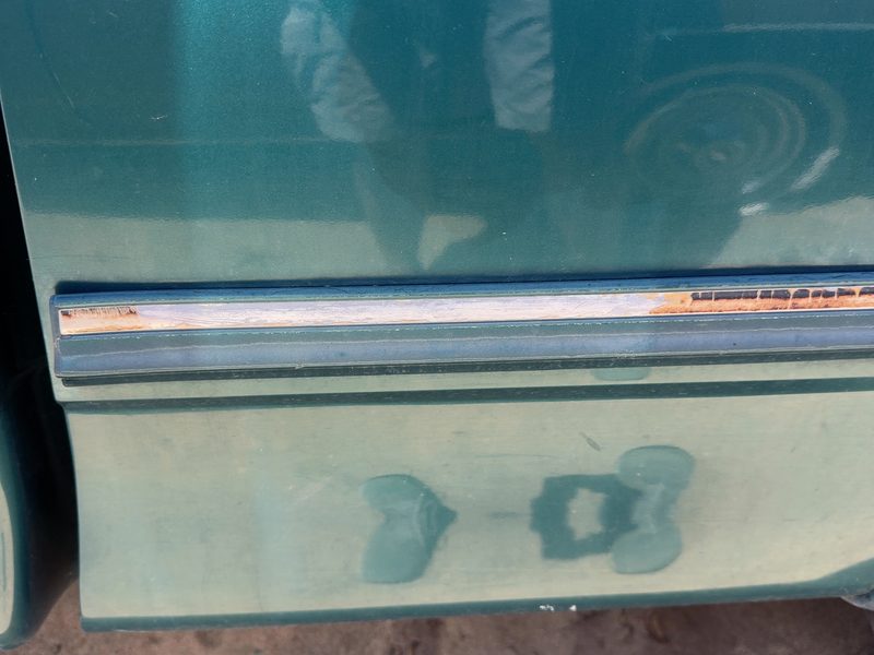 1998 Ford Pickup F150 Series Quarter Panel Moulding LH